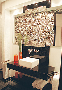 Foto de um banheiro decorado com uma CUBA HORTÊNSIA.
